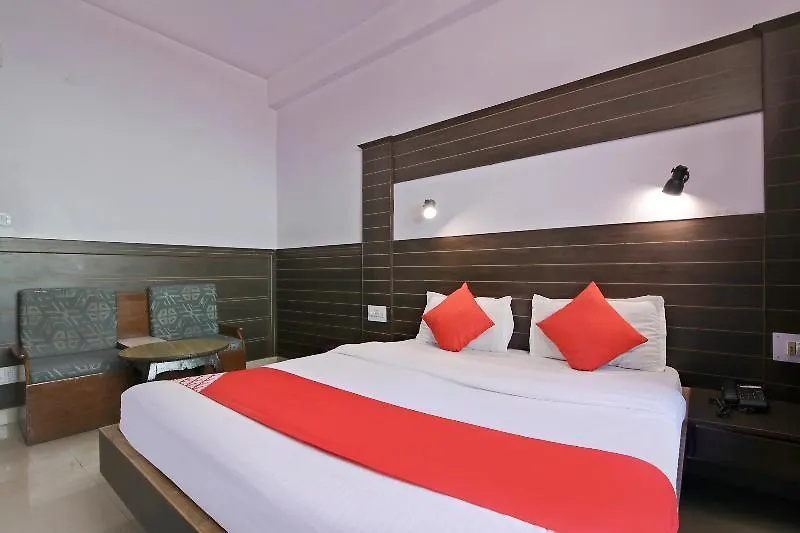 Oyo 22122 Hotel Falcon Crest Shimla 2*,